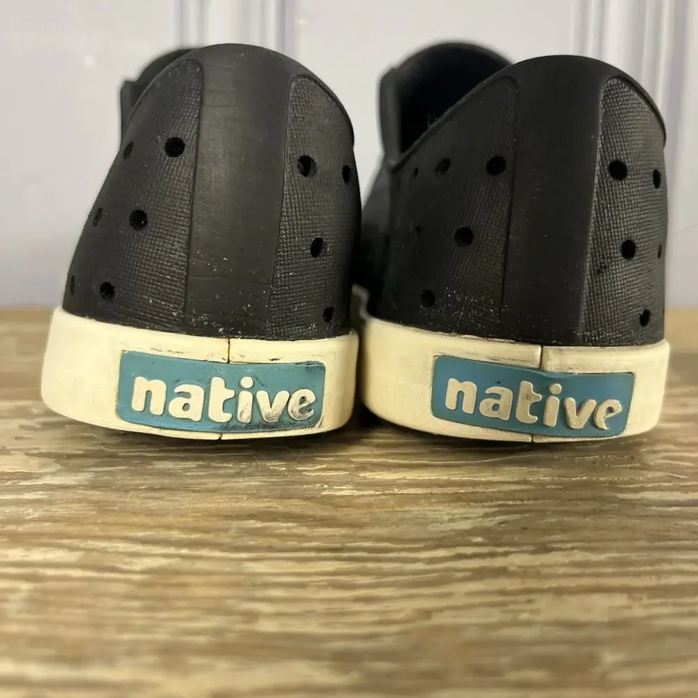 Native Jefferson Kids Junior Slip On Shoes Size J2 Black White Water Sneakers